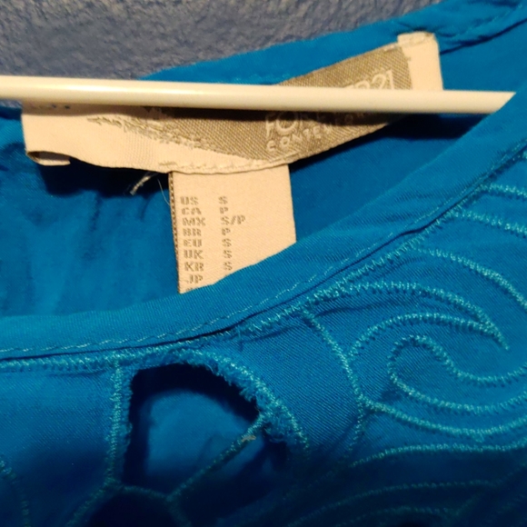 3 /$25 Never worn F21 top - Picture 2 of 2